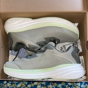 Nortiv8 Men's Gray and White Sneakers Size 9